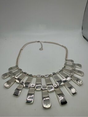 Liz Claiborne Silver Tone Fringe Statement Necklace 14” + Ext